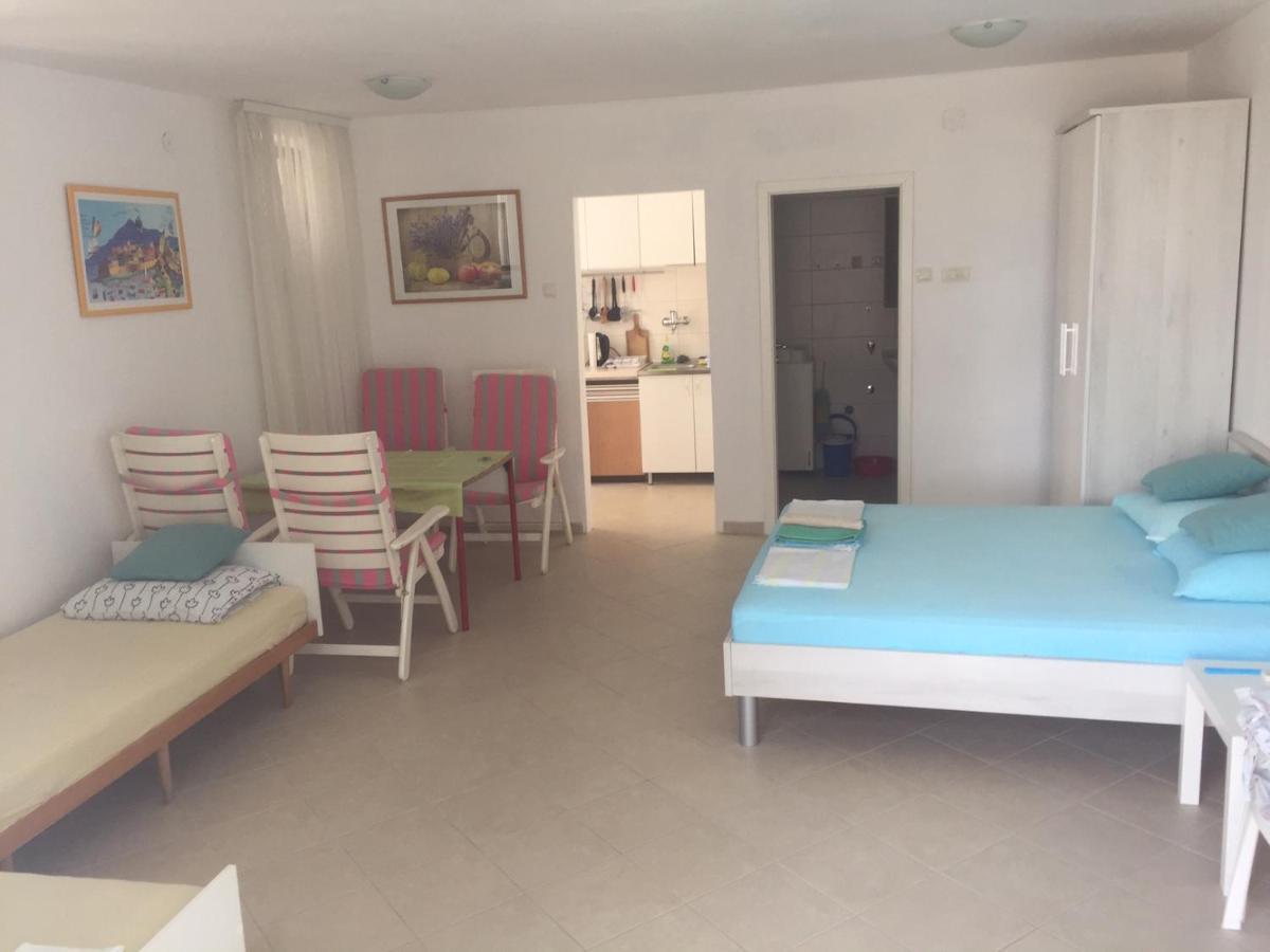 Apartment Perla - 150M From The Sea Нови-Винодолски Экстерьер фото